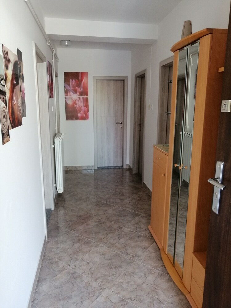 Hotel Viktor Rooms And Apartments