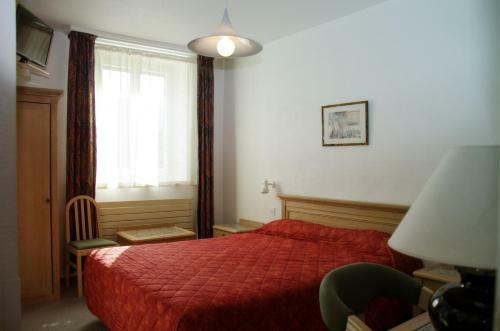 Hotel Les Portes Du Cantal
