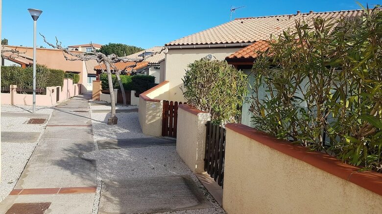 House With 2 Bedrooms In Leucate, With Enclosed Garden
