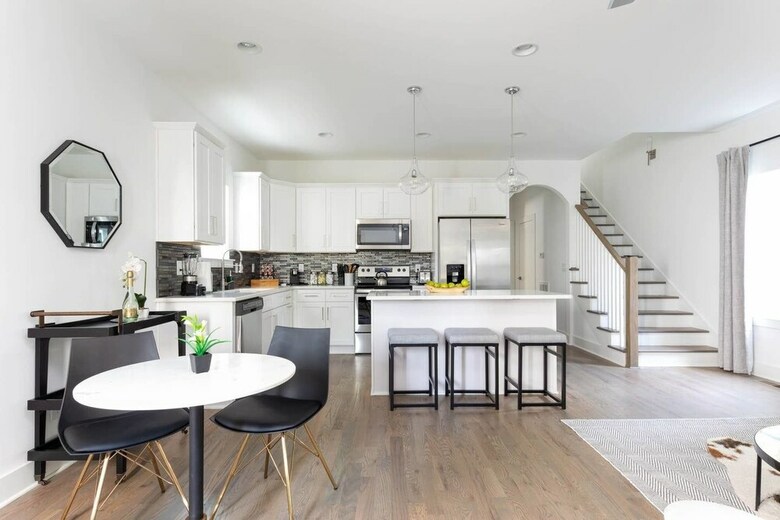 Two Spacious Homes Minutes To Germantown