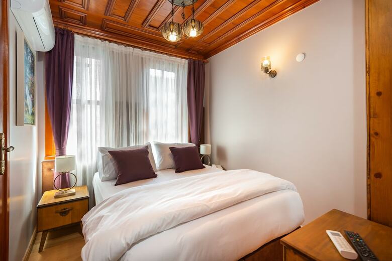 Wonder Wood Hotel