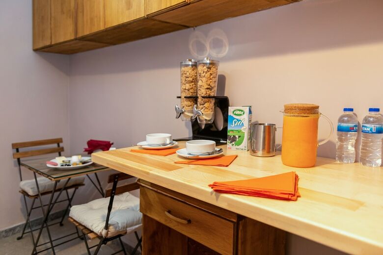 Wonder Wood Hotel