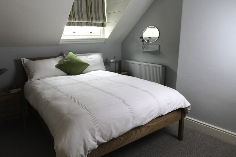 Bed & Breakfast Number 6