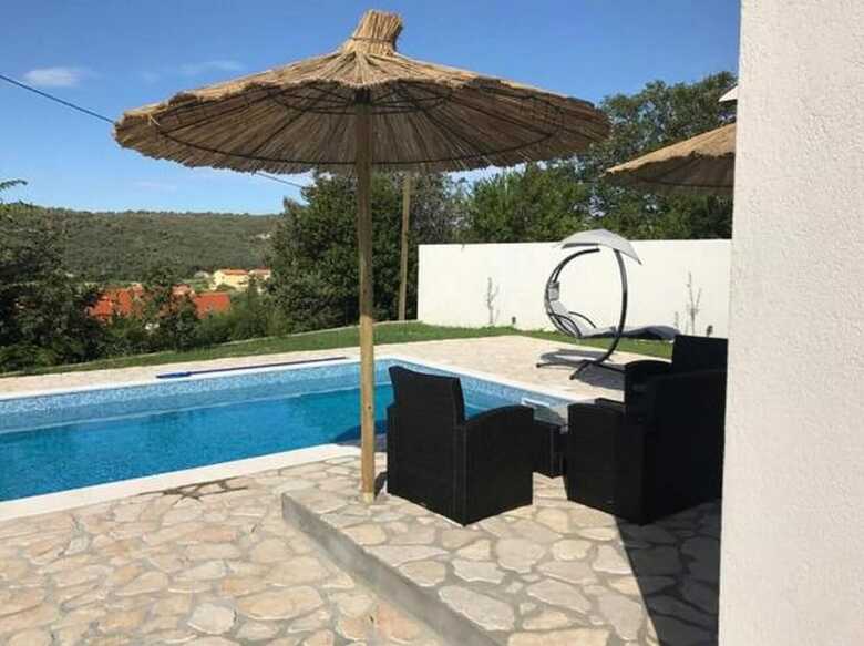 Apartamentos Holiday Home Sintija