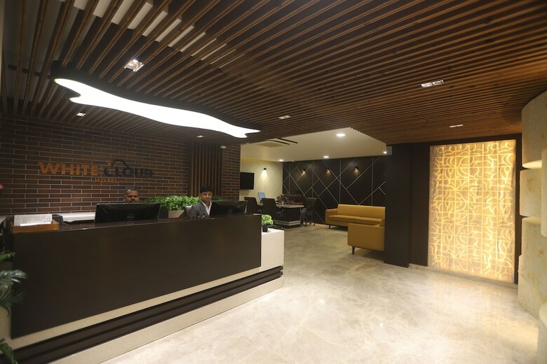 Hotel White Cloud