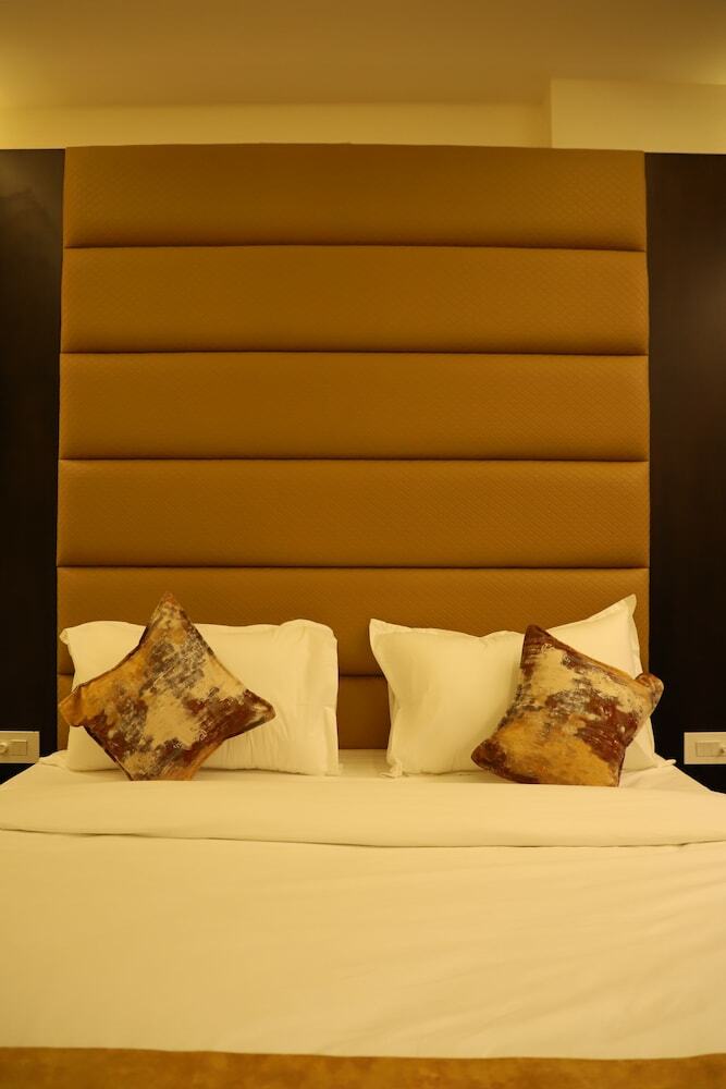 Hotel White Cloud