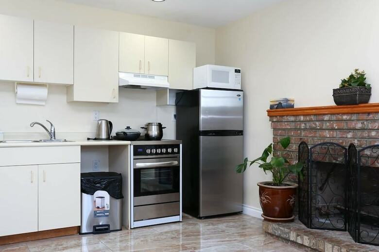 Apartamentos Grand Spacious Suite 1 Br Near Yvr By Elevate Rooms