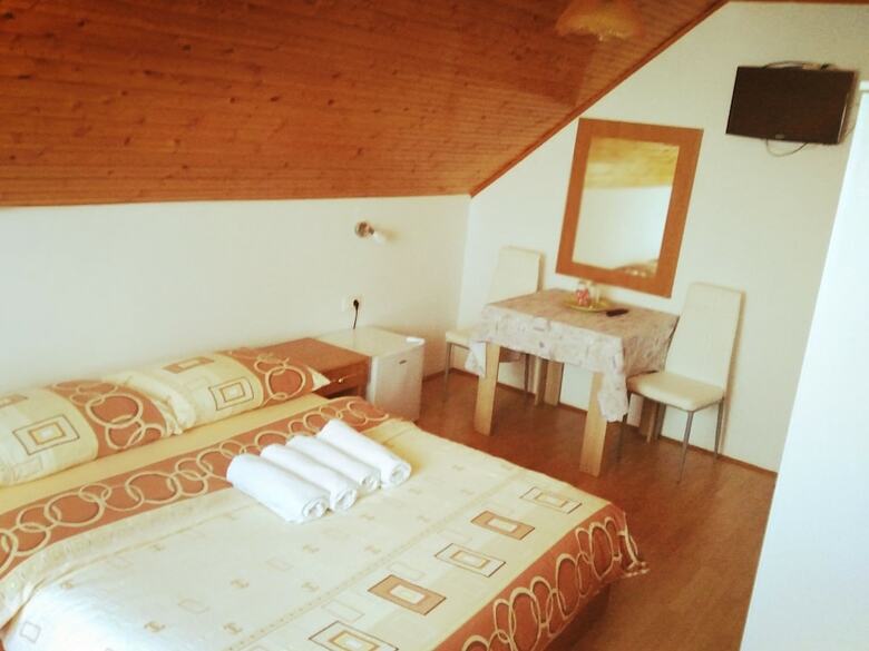 Hotel Guest House First Stop