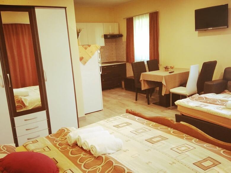 Hotel Guest House First Stop