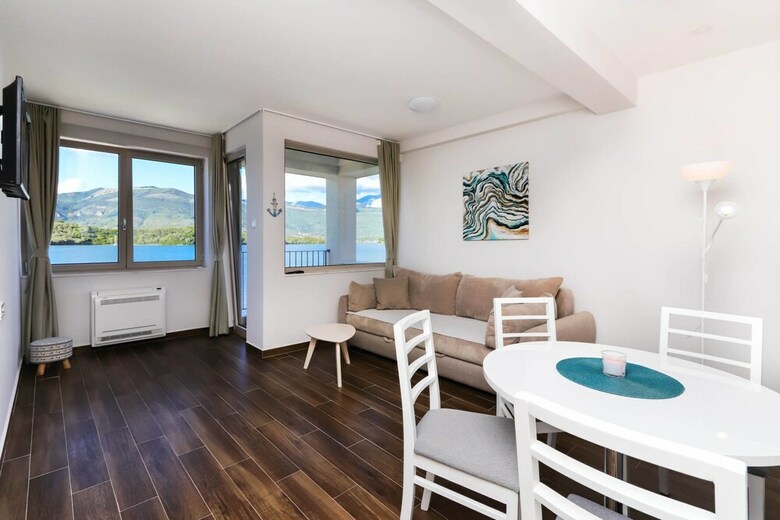 Aparthotel Apartments Maestral