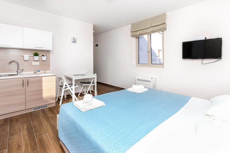 Aparthotel Apartments Maestral