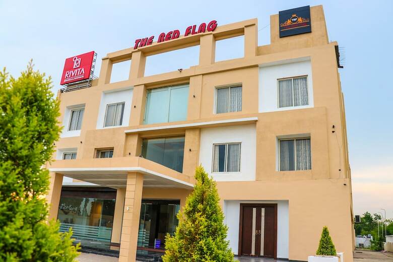 Hotel Rivita The Red Flag