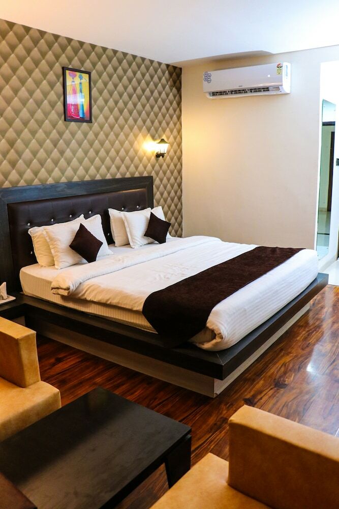 Hotel Rivita The Red Flag