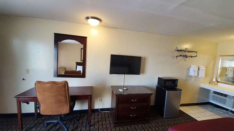 Marion Gray Plaza Motel