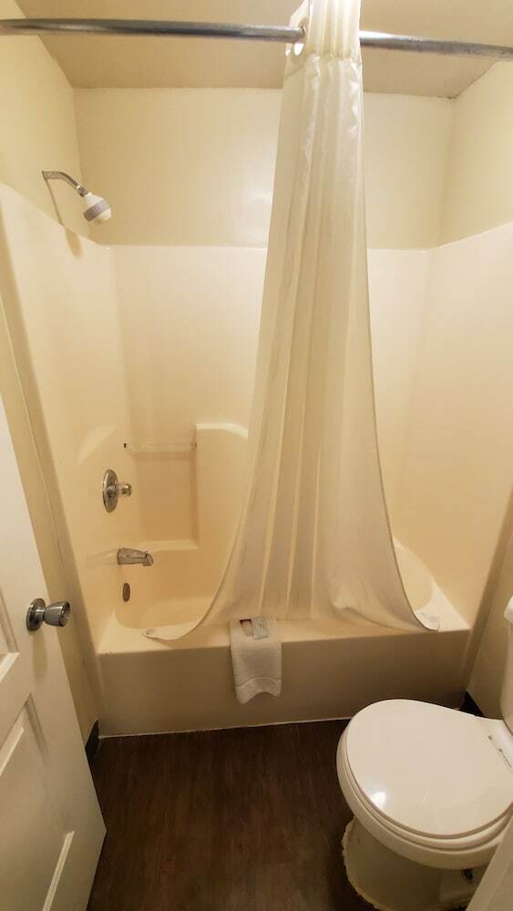 Marion Gray Plaza Motel
