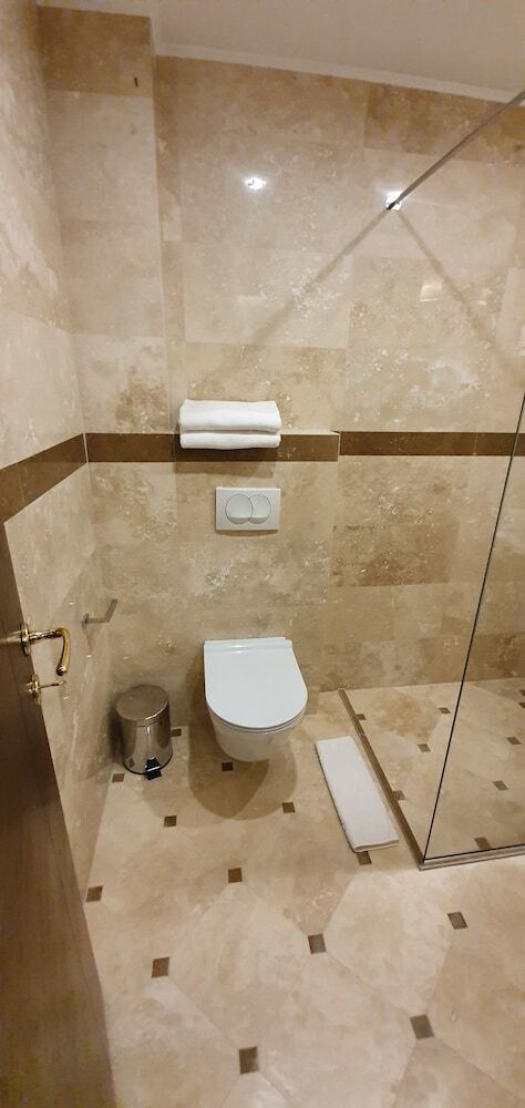 Hotel Plaza Lucice