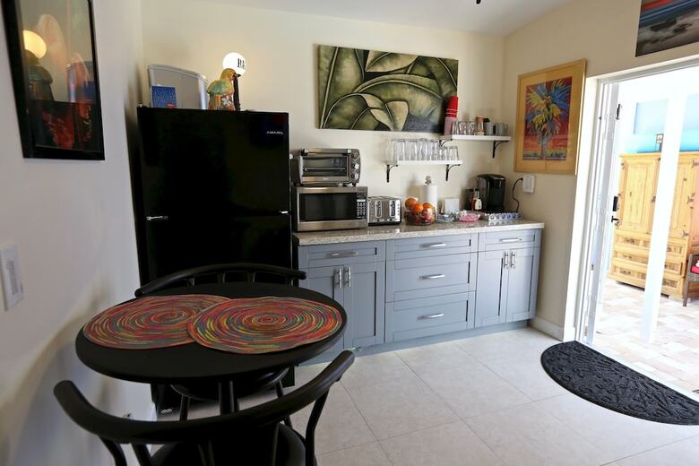 Bed & Breakfast Fantasy Island Inn Caters To Men