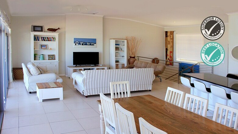 Apartamentos Bluebird Penthouse Muizenberg Beachfront