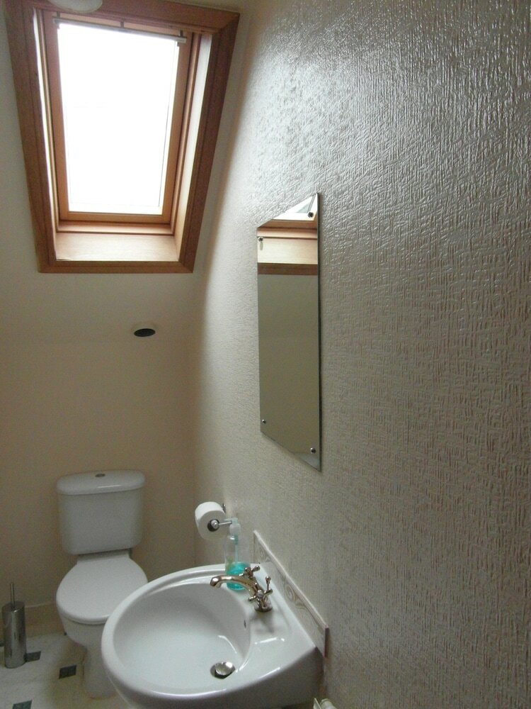 Hotel Jasmine Central Guest House