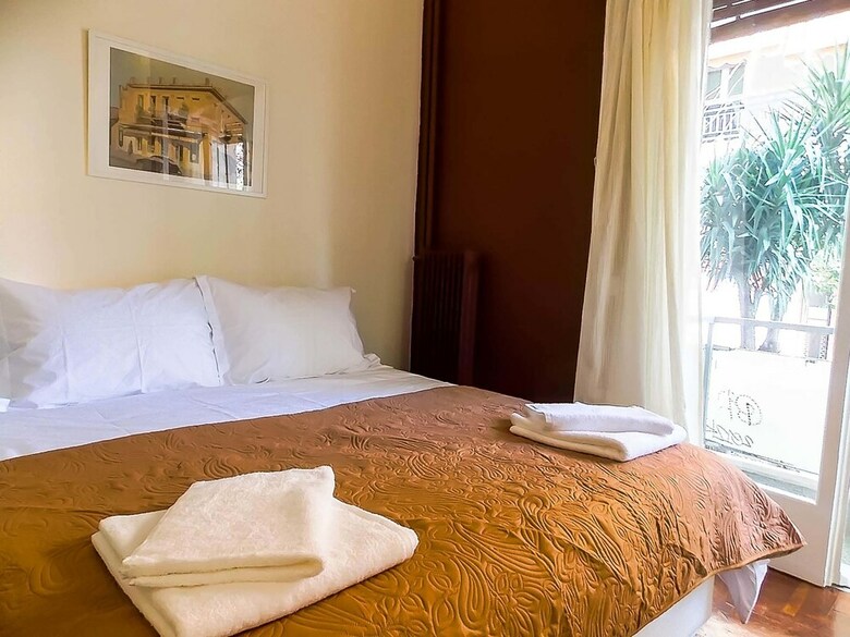 Salaminos-cozy Studio Apartment