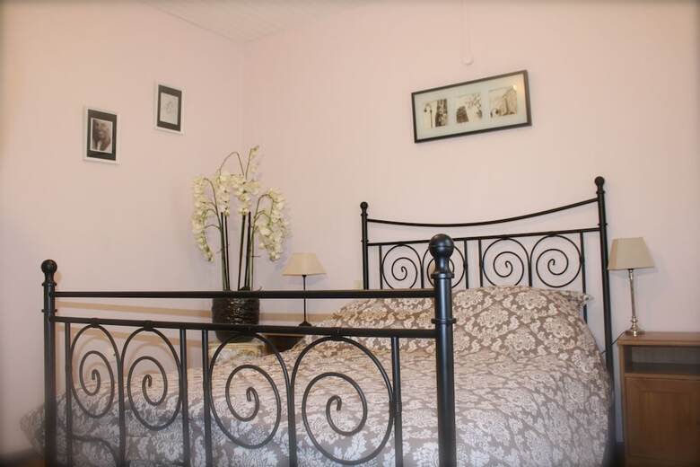 Bed & Breakfast Chambre D'h�tes Le Chat Bott�