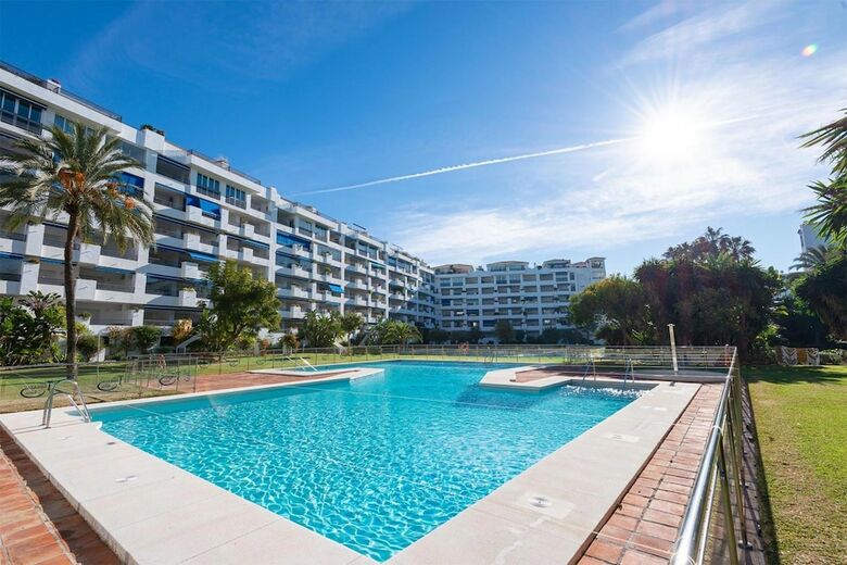 Apartamento Terrazas de Ban�s Sunlit Retreat