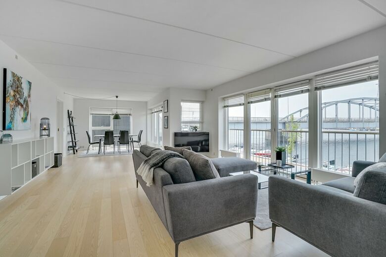 Luxury City Harbour Apartment 2 Bedroom