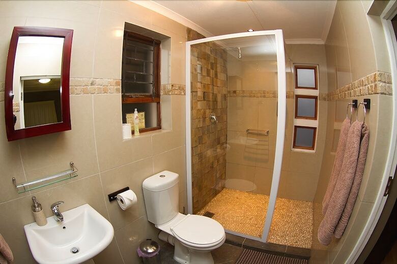 The Roundhouse - Self Catering