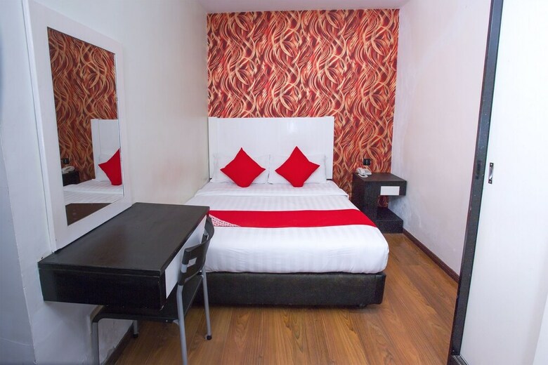 Oyo 44037 King Park Hotel