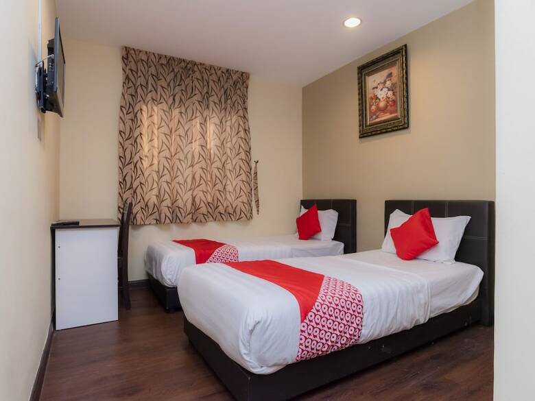 Oyo 44026 98 Hotel