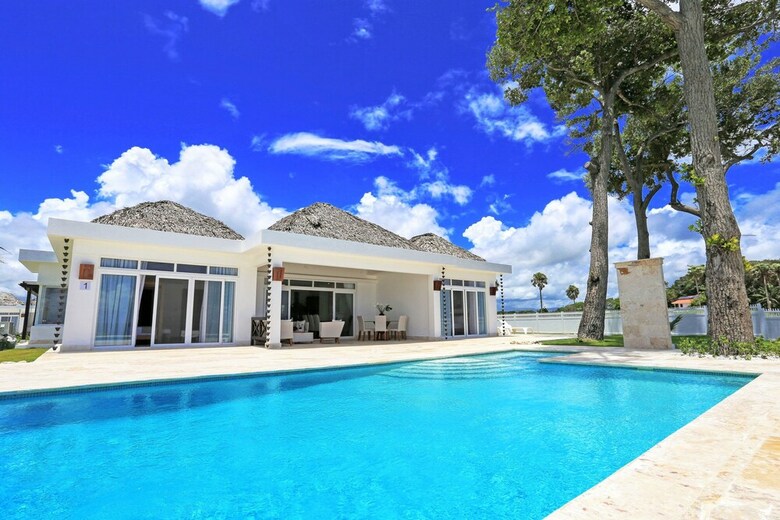 Ocean Front Villa Deluxe 3 Bedroom