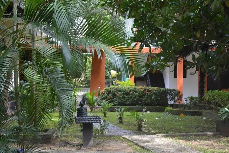Hotel Wood Side Tour Inn