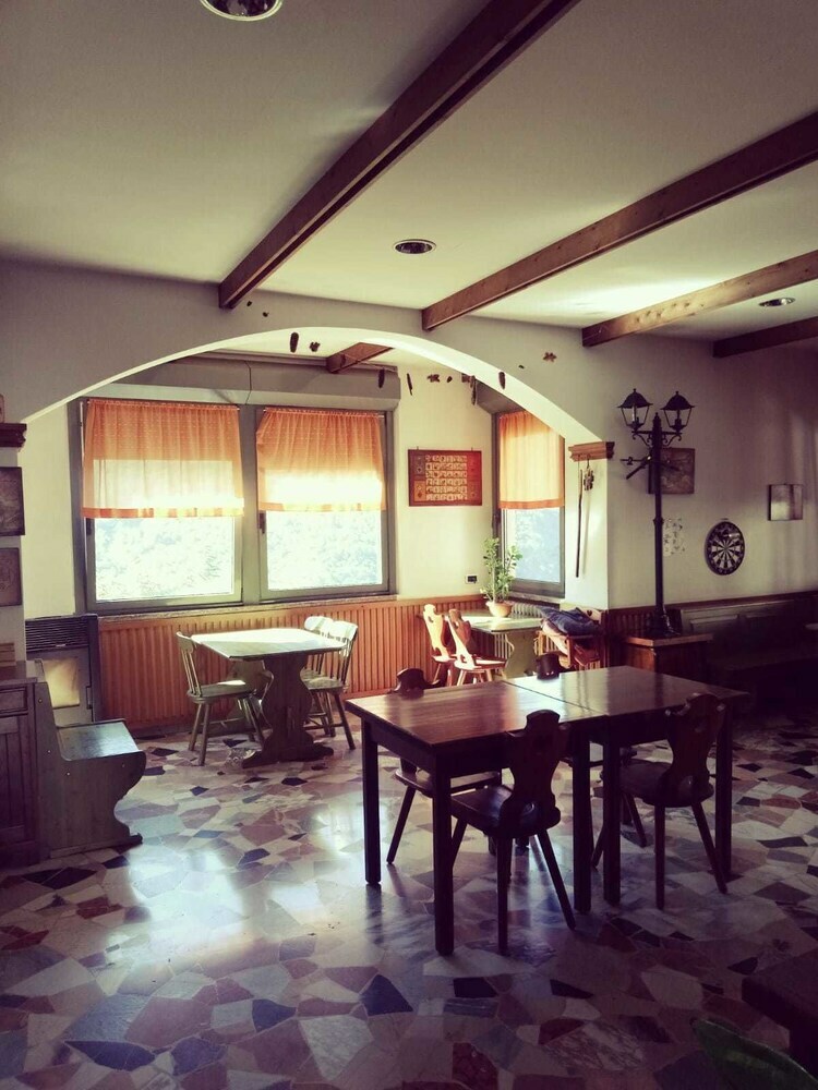 Posada Locanda Valvarrone Di Oceano Snc