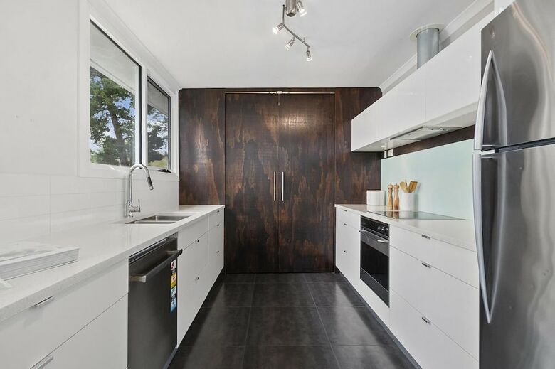 Hidden Bay - 5 Br Luxury Waterfront