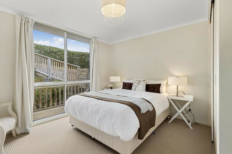 Hidden Bay - 5 Br Luxury Waterfront