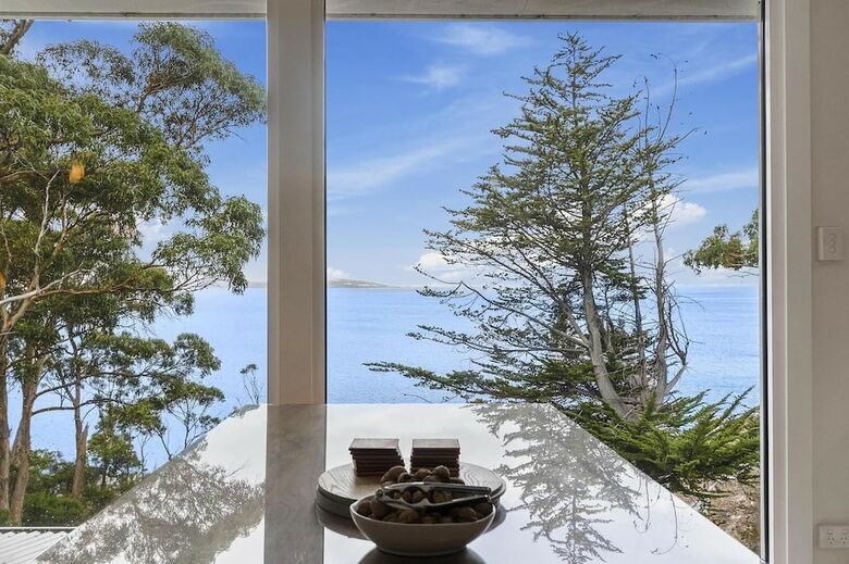 Hidden Bay - 5 Br Luxury Waterfront
