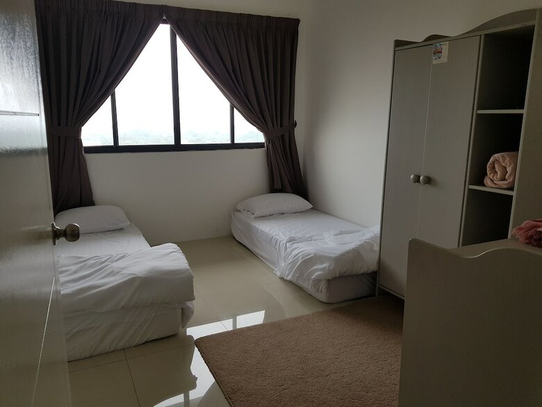 Executive Seaview At Icon Residence