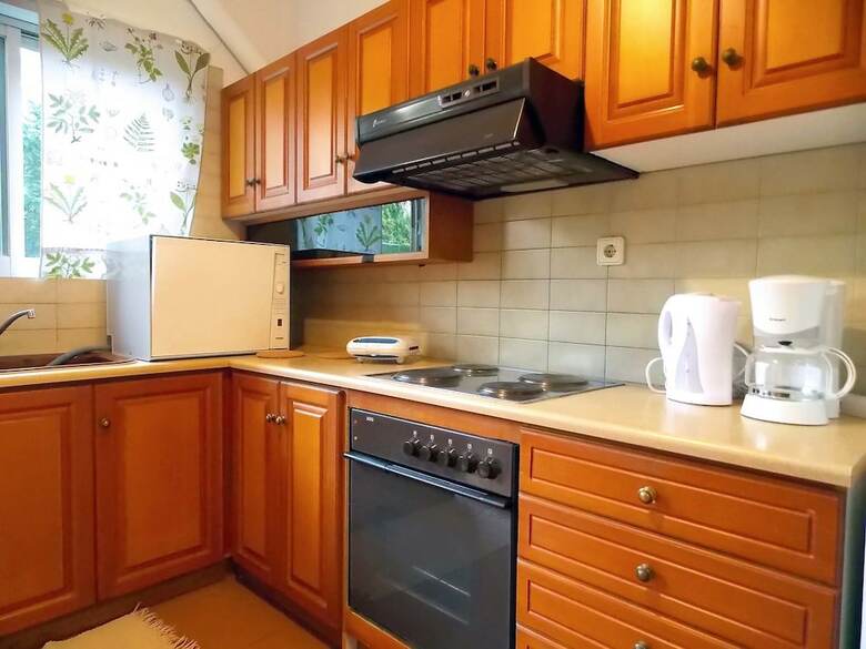 Glyfada Spacious Apartment Garden