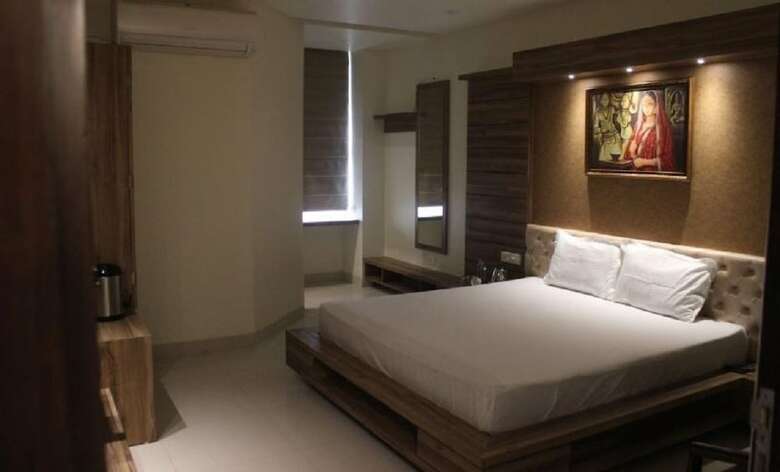 Hotel Grand Safari