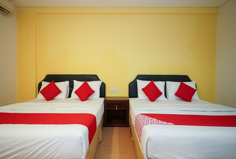Oyo 43955 N9 Business Hotel