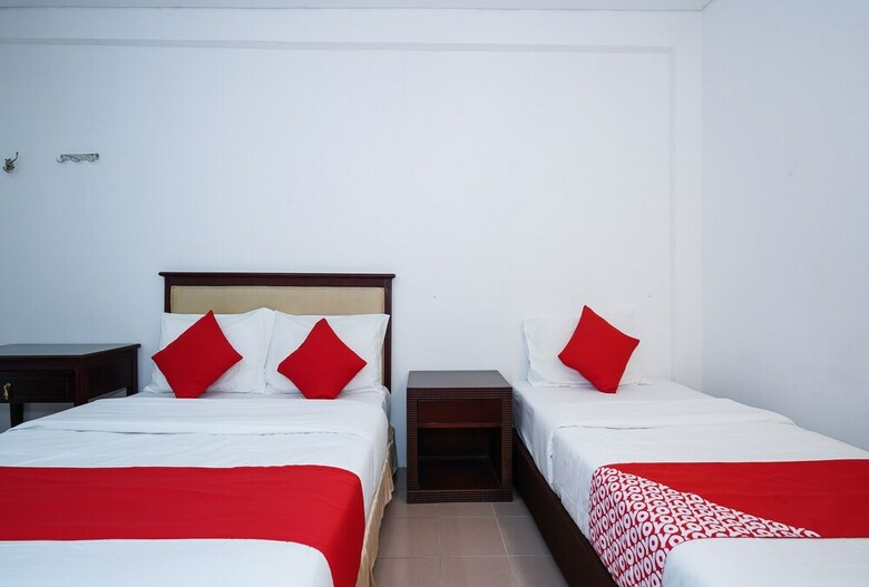 Oyo 43955 N9 Business Hotel