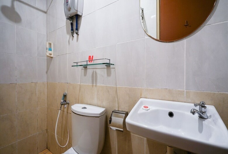 Oyo 43955 N9 Business Hotel