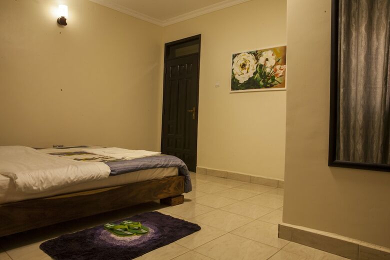 Three Bedroom Art Themed Apartment
