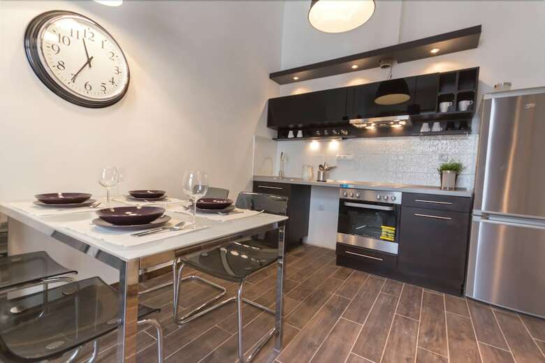 Luxury Apartment By Hi5 -v�rosh�z Suite
