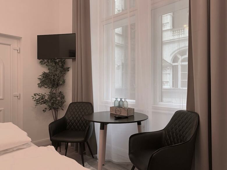 Luxury Apartment By Hi5 - K�lm�n Imre Suite