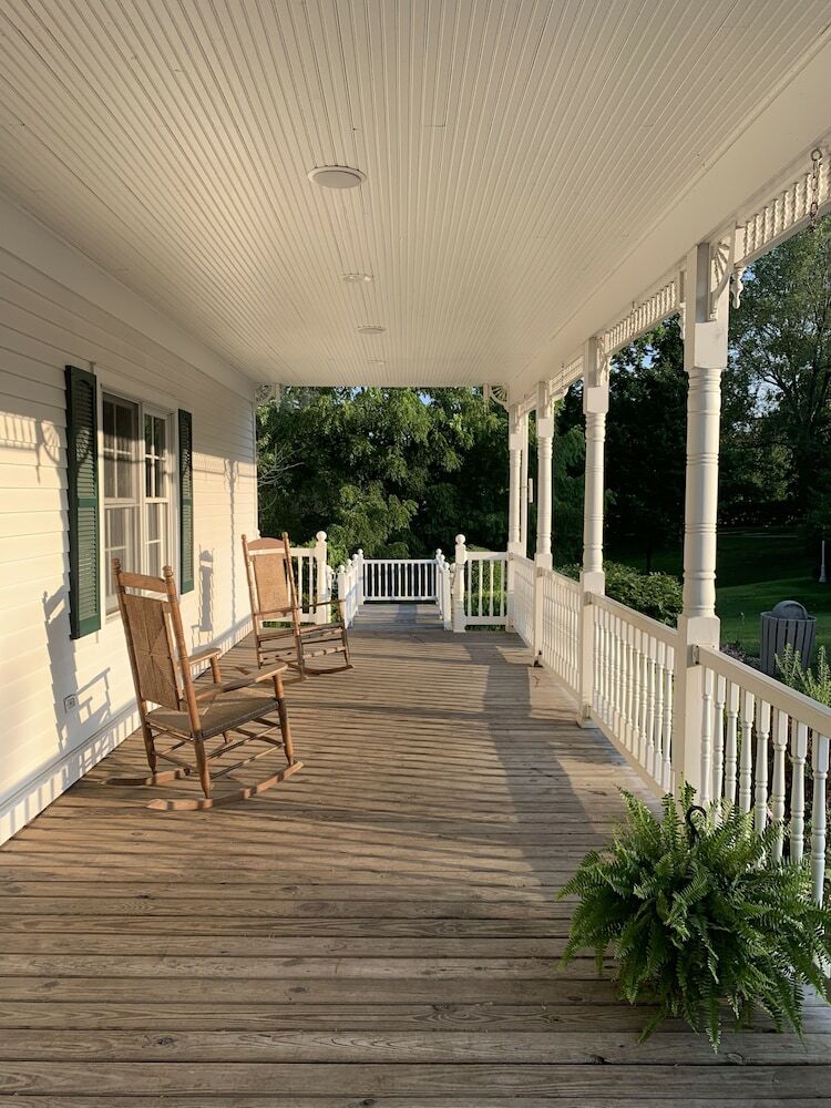 Bed & Breakfast Biddle Point Inn & Event Venue