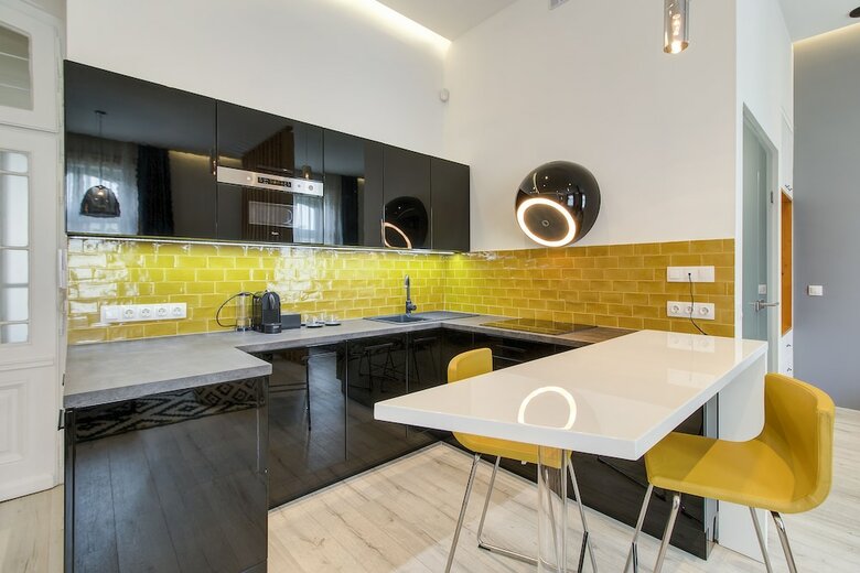 Luxury Apartment By Hi5 - Andr�ssy Suite