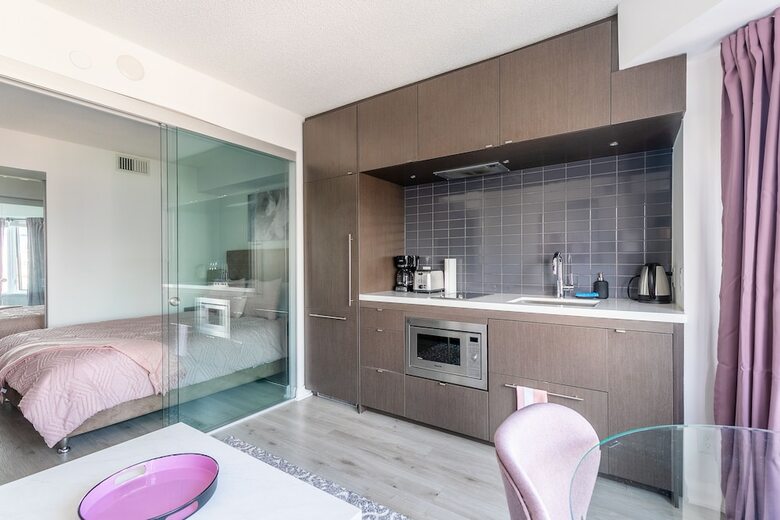 Simply Comfort Charming Yorkville Condos