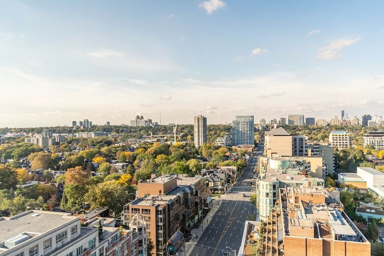 Simply Comfort Charming Yorkville Condos