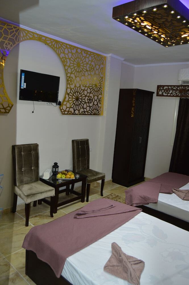 Bed & Breakfast Comfort Pyramids Inn